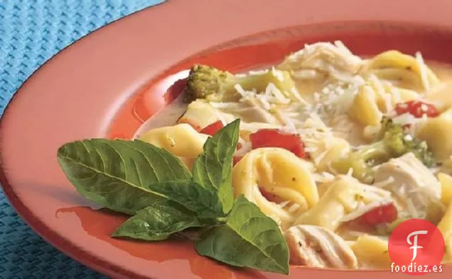 Sopa de Pollo, Brócoli y Tortellini