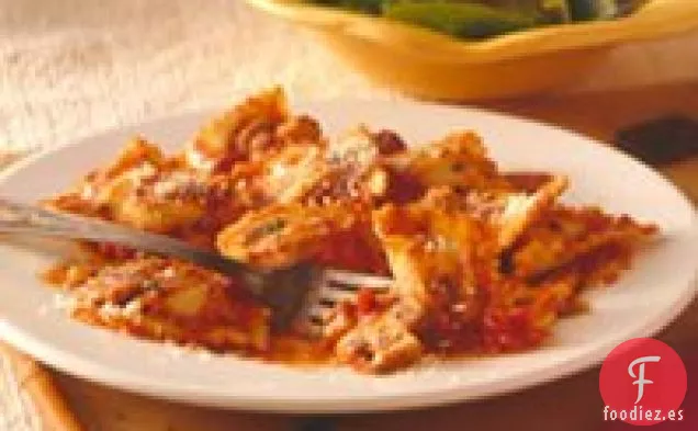Ravioles con Salsa Alfredo de Tomate
