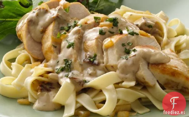 Pollo Alfredo con Crema de Tomate Secado al Sol