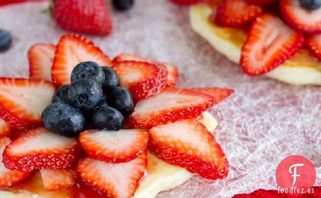 Panqueques con Frutas y Fuegos Artificiales