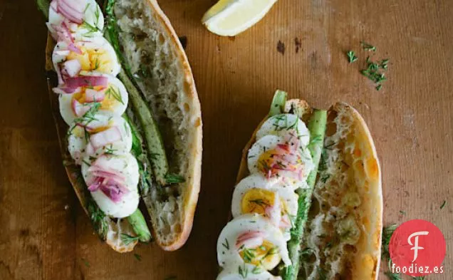 Huevo Cocido, Espárragos Cocidos y Cebolla en Escabeche