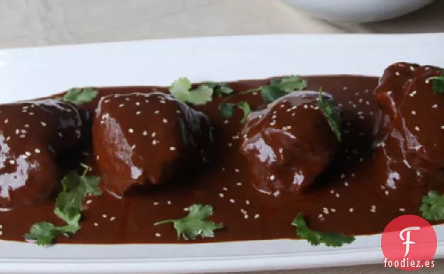 Mole Poblano con Muslos de Pollo