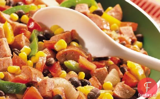 Frijoles Negros Cajún con Salchicha y Maíz
