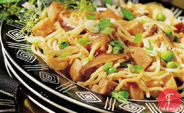 Pavo Ahumado Lo Mein