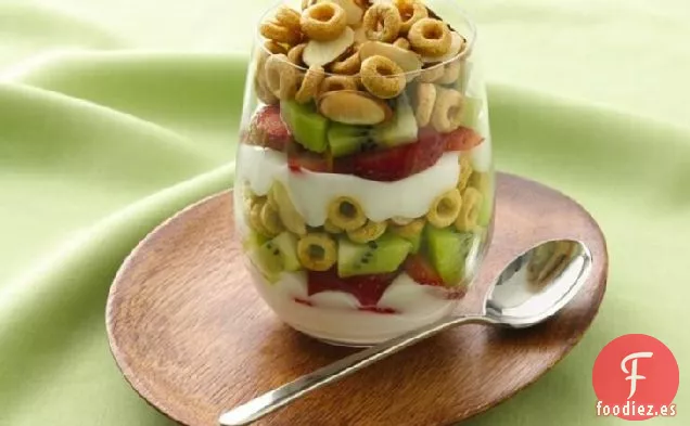 Parfaits de Fresa y Kiwi con la Parte Superior Crujiente