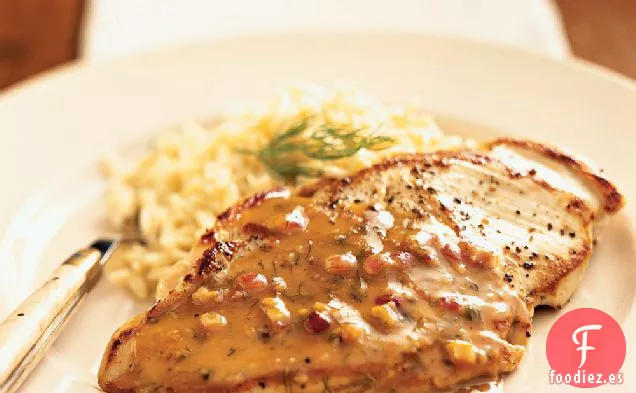 Chuletas de Pollo Asadas en Sartén con Salsa de Eneldo de Mostaza y Arce