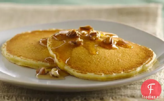 Tortitas de Pan de Maíz con Jarabe de Mantequilla y Nuez