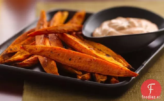 Patatas Fritas en Horno de Camote con Crema Agria Picante