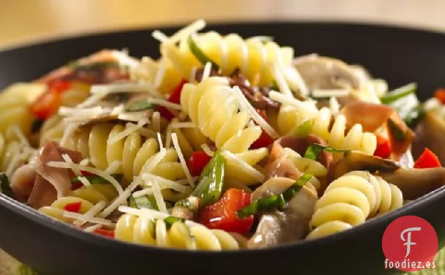 Pasta con Jamón y Queso Asiago