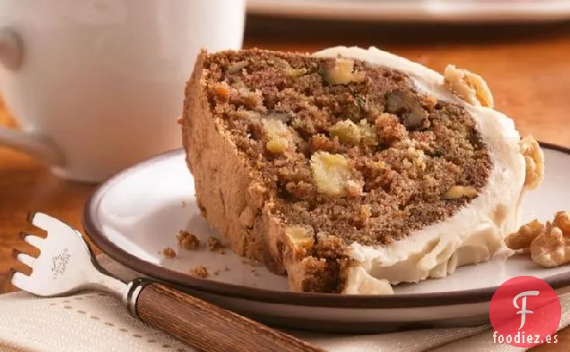 Pastel de Manzana Grueso con Glaseado de Mantequilla Dorada
