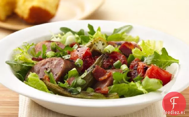 Ensalada de Tomate y Okra de Salchicha a la Parrilla