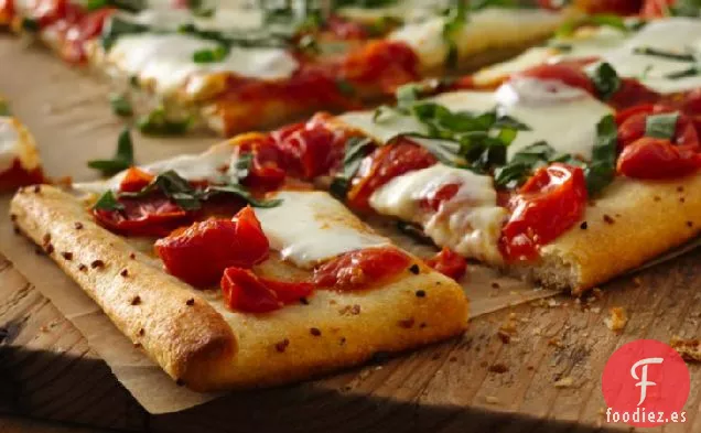 Pizza de Margherita con Costra de Mantequilla de Ajo