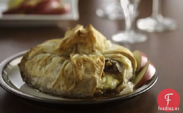 Brie Envuelto en Pasta Filo con Conservas de Higos y Nueces Tostadas