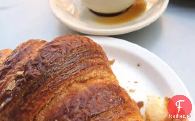 Tarta Con Cebolla Caramelizada, Aceitunas Y Anchoas