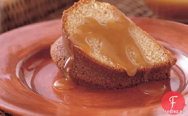 Pastel de Azúcar Morena con Salsa de Azúcar Morena Mantecosa