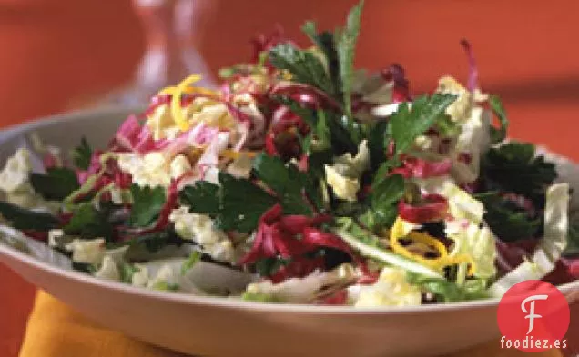 Ensalada de Perejil, Achicoria y Repollo Napa con Vinagreta de Limón