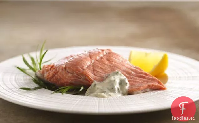 Salmón Escalfado Frío con Mayonesa de Hierbas