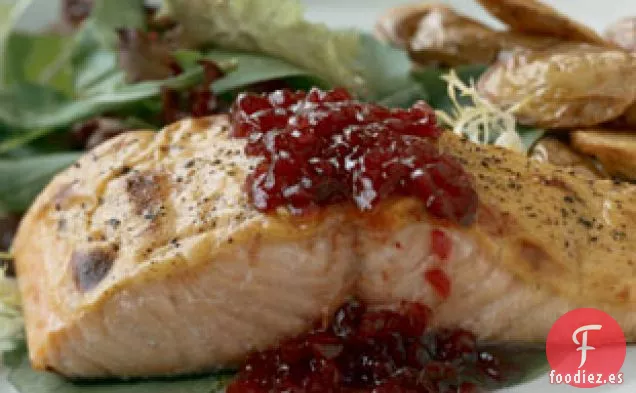Salmón Asado A Mostaza Con Salsa De Ligonberry