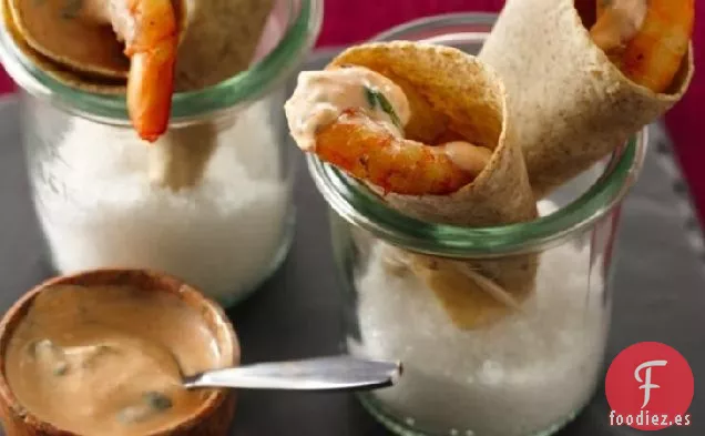 Conos de Camarones con Salsa Picante de Yogur