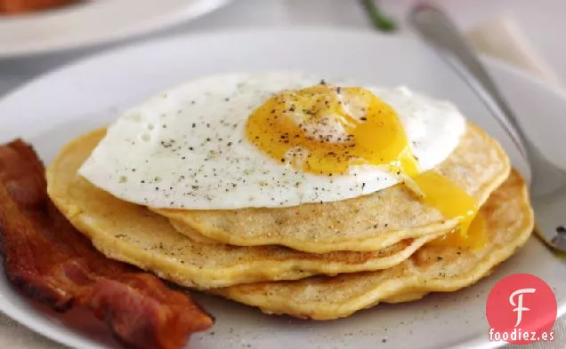 Pancakes de Tocino y Chile Rojo