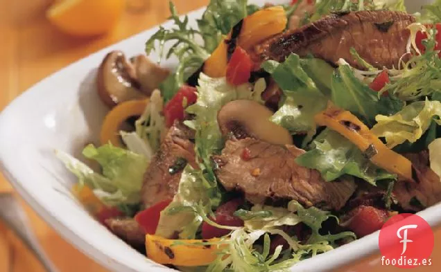 Ensalada de Bistec con Aderezo de Ajo Picante