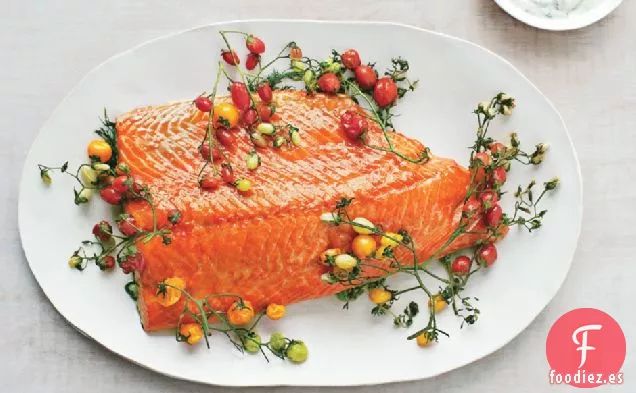 Salmón Asado a fuego Lento con Tomates Cherry y Cuscús