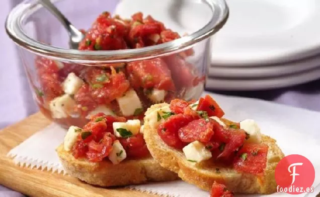 Crostini de Ajo con Mozzarella Fresca