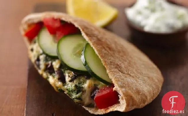 Hamburguesas de Pollo Griegas con salsa Tzatziki
