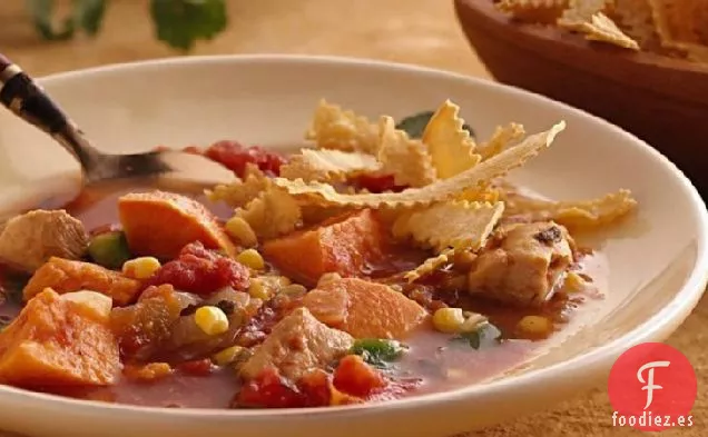 Sopa de Pollo Suroeste de Cocción Lenta con Tiras de Tortilla al Horno