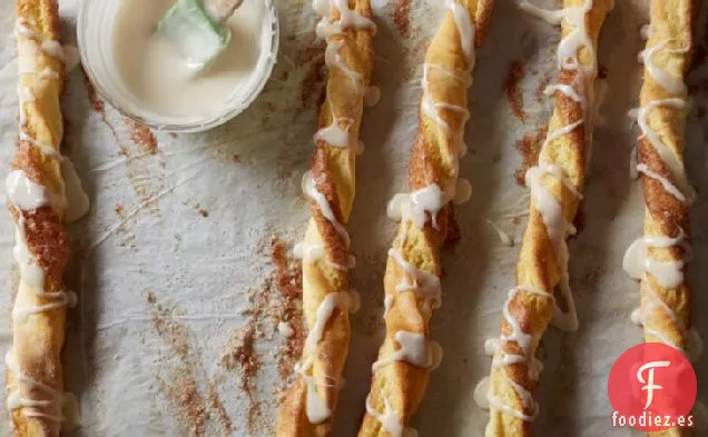 Torceduras de Canela sin Gluten con Glaseado de Vainilla