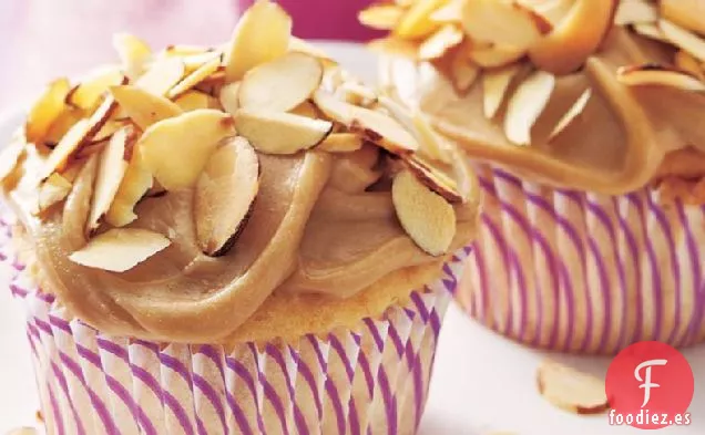 Cupcakes de Almendras Tostadas con Glaseado de Caramelo