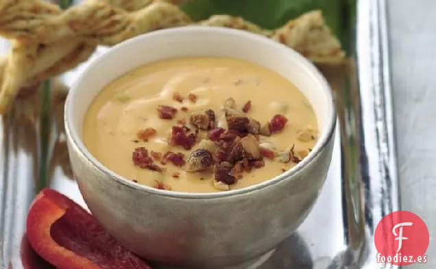Salsa de Almendras Ahumadas, Queso Cheddar y Tocino