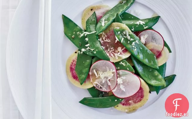Broches de Azúcar y Guisantes con Rábano Picante Fresco Rallado