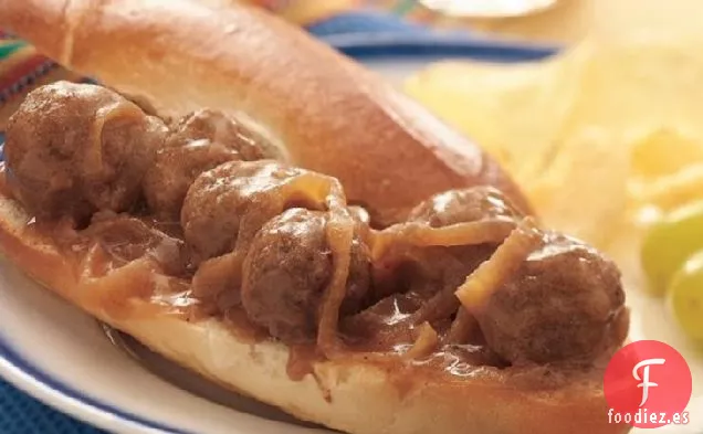Sándwiches de Albóndigas y Salsa de Carne de Cocción Lenta