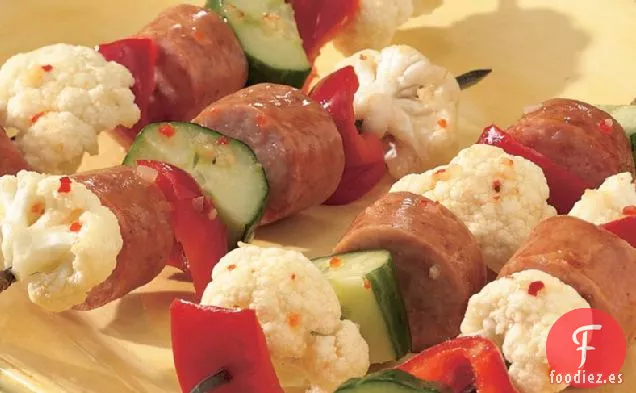 Brochetas de Verduras y Salchichas Ahumadas