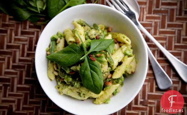 Penne de Guisantes y Aguacate