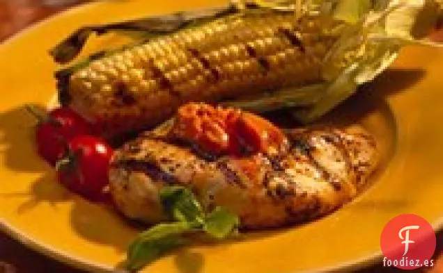 Pechugas de Pollo a la Parrilla con Mantequilla de Tomate y Albahaca