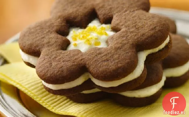 Galletas tipo Sándwich de Jengibre con Glaseado de Crema de Mantequilla de Limón