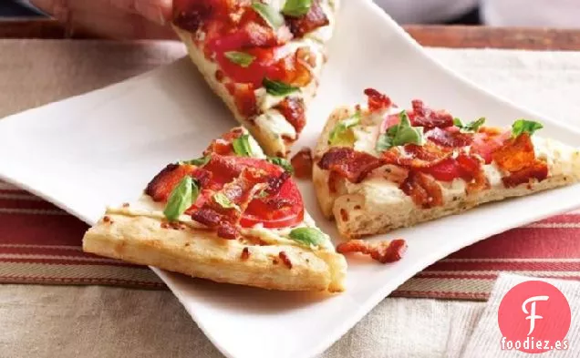 Pizza de Tocino y Tomate a la Parrilla