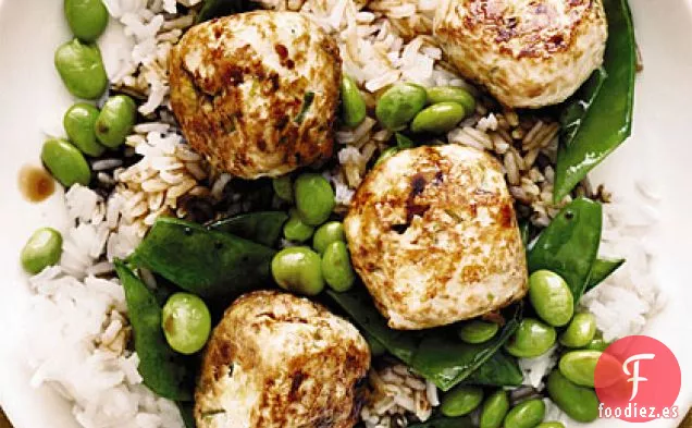 Albóndigas Teriyaki de Pollo con Edamame y Guisantes de Nieve