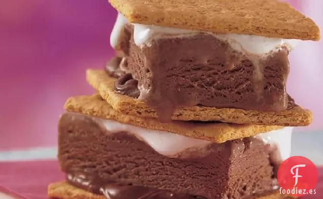 Sándwiches de Helado de S'mores