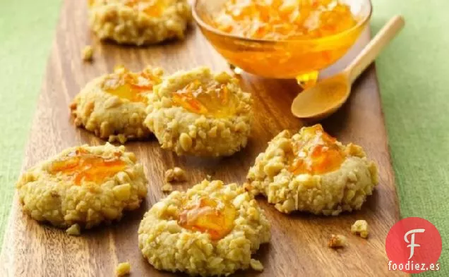 Huellas de Naranja y Piñones