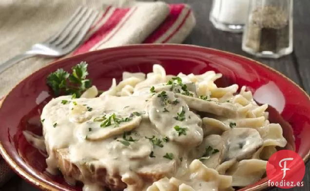 Chuletas de Cerdo Sofocadas con Pasta