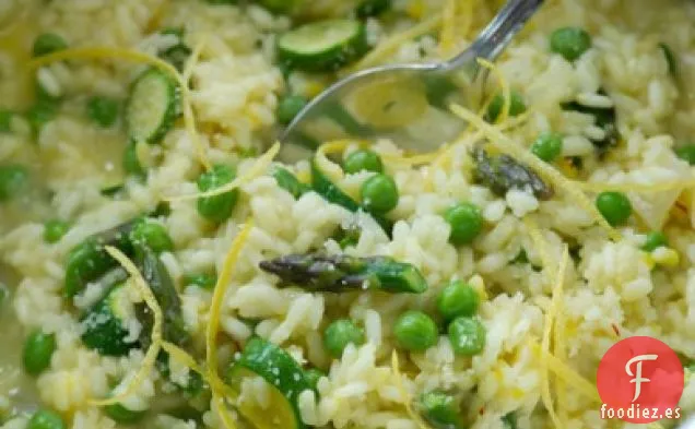 Risotto Con Guisantes Frescos Y Espárragos