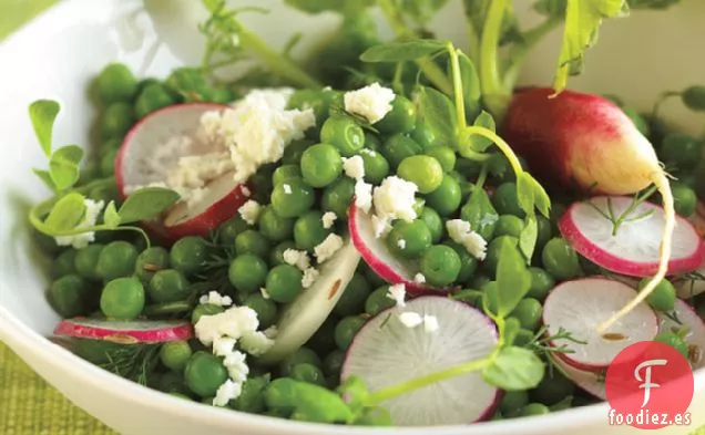 Ensalada De Guisantes Con Rábanos Y Queso Feta