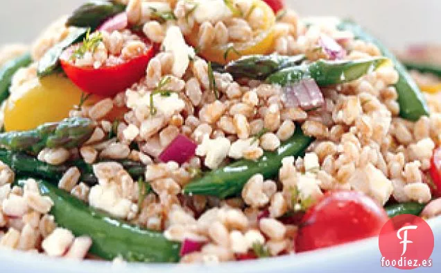 Ensalada De Farro Con Guisantes, Espárragos Y Queso Feta