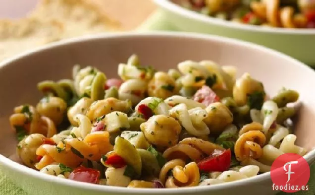 Ensalada de Pasta de Garbanzos con Queso Asiago