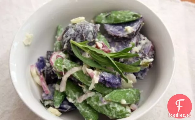 Ensalada De Patatas Con Guisantes A Presión De Azúcar Y Vinagreta Cremosa De Estragón
