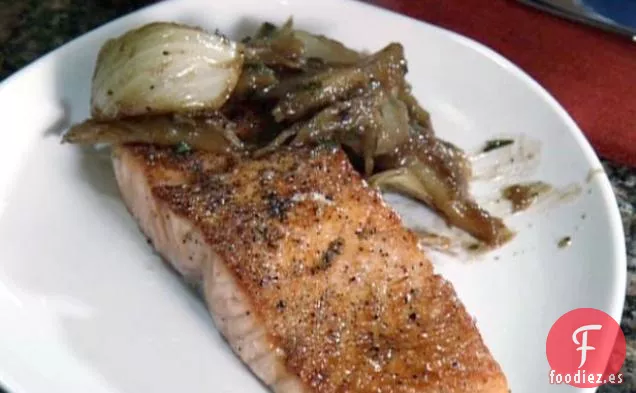 Salmón Glaseado con Hinojo Estofado