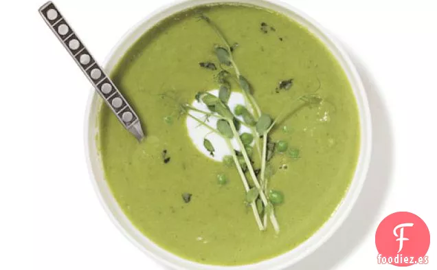 Sopa De Guisantes Verdes Con Estragón Y Brotes De Guisantes